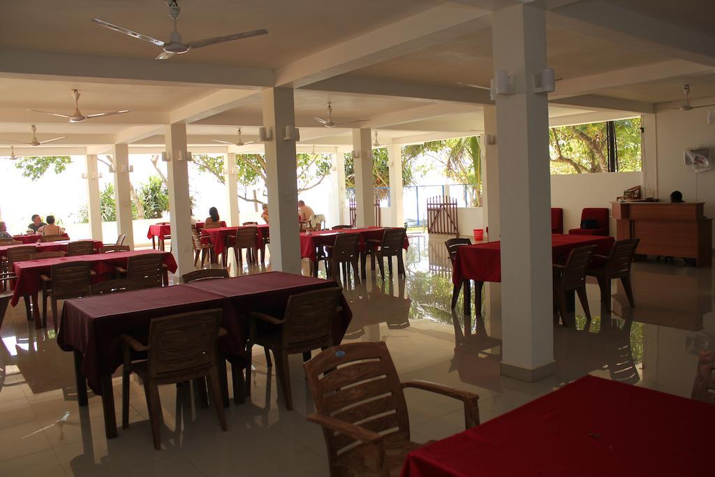 Paradise Beach Resort & Diving School Мірісса Екстер'єр фото