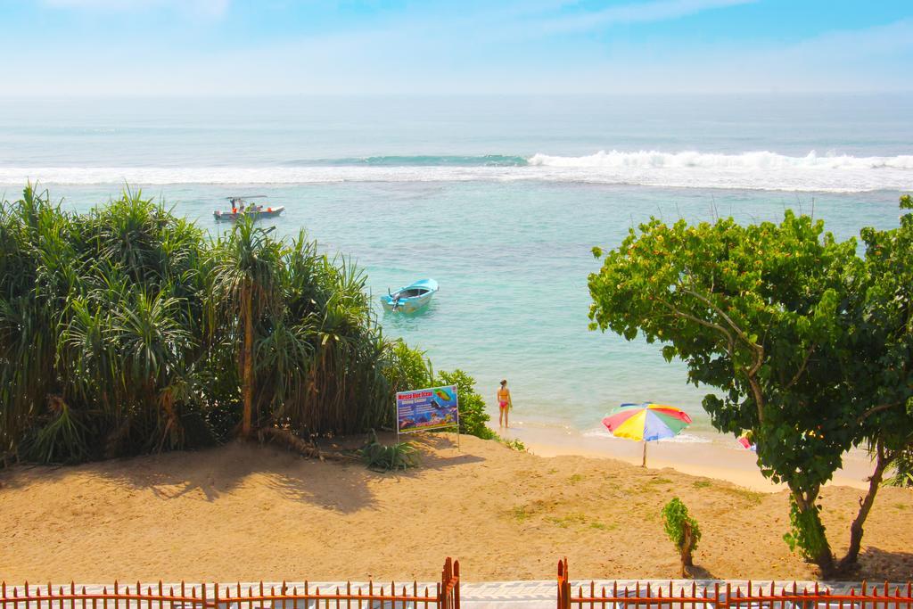 Paradise Beach Resort & Diving School Мірісса Екстер'єр фото